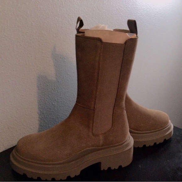 NEW ,Aqua Jessy TAUPE Suede Boots, size 8 M, never Worn exclusive Bloomingdales. - Picture 2 of 6